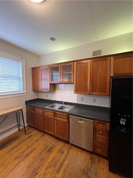 Building Photo - 1015 Piedmont Ave NE