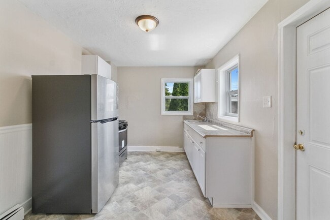 Building Photo - Spacious 3 Bedroom home Located in York, Pa!