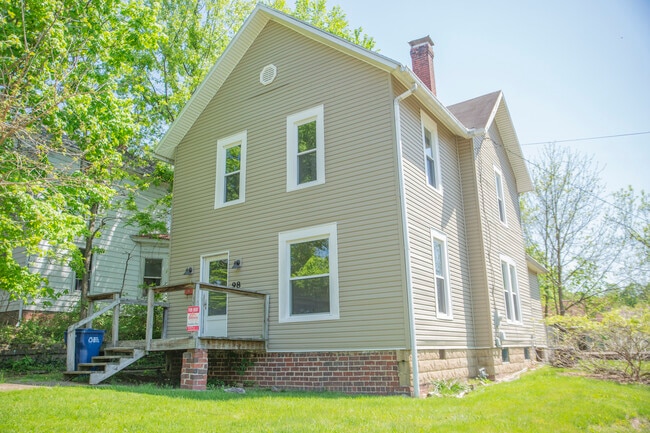 Building Photo - 98 N Lancaster St