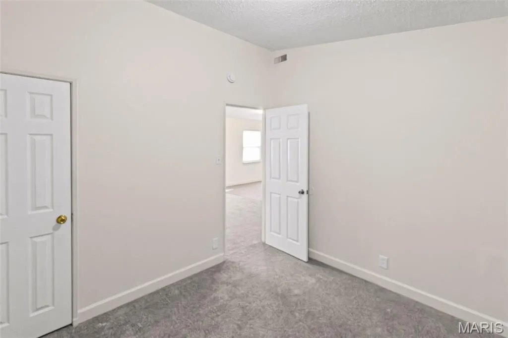 Building Photo - 502 St Thomas Ln