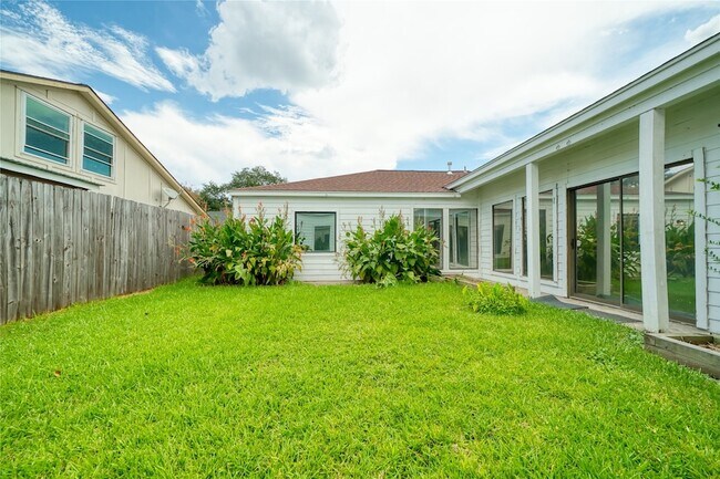 Building Photo - 10919 Villa Lea Ln