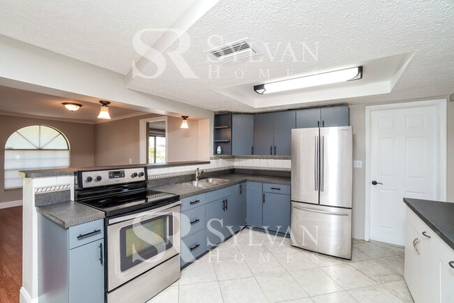 Building Photo - 8729 Sabal Way