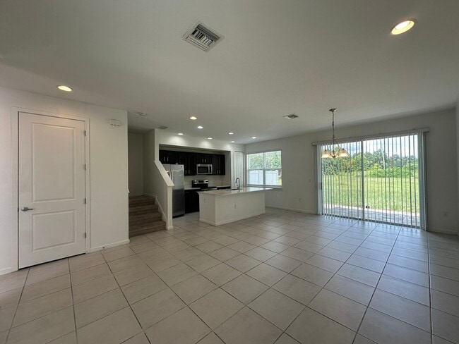 Building Photo - 1002 La Mirada Ct