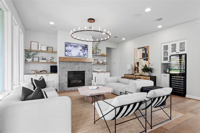 Building Photo - 211 Abbeyville Walk