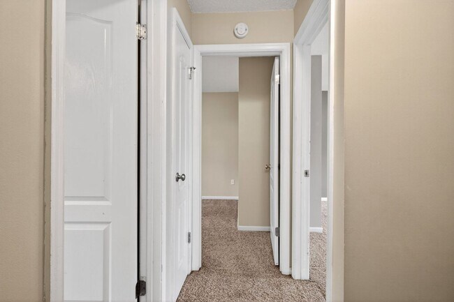Building Photo - Virginia Beach Gem – 3 Bed, 2.5 Bath with Fenced Yard & Modern Upgrades