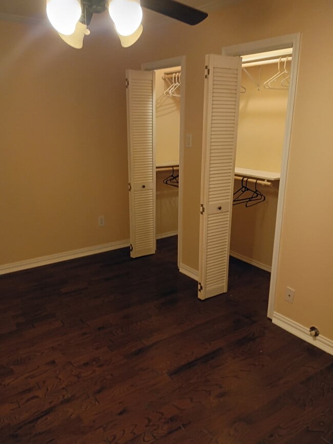 Building Photo - 4404 Monna St