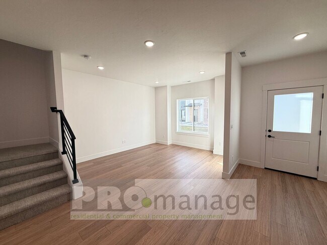 Building Photo - Gorgeous *NEW* Townhouse on the west side