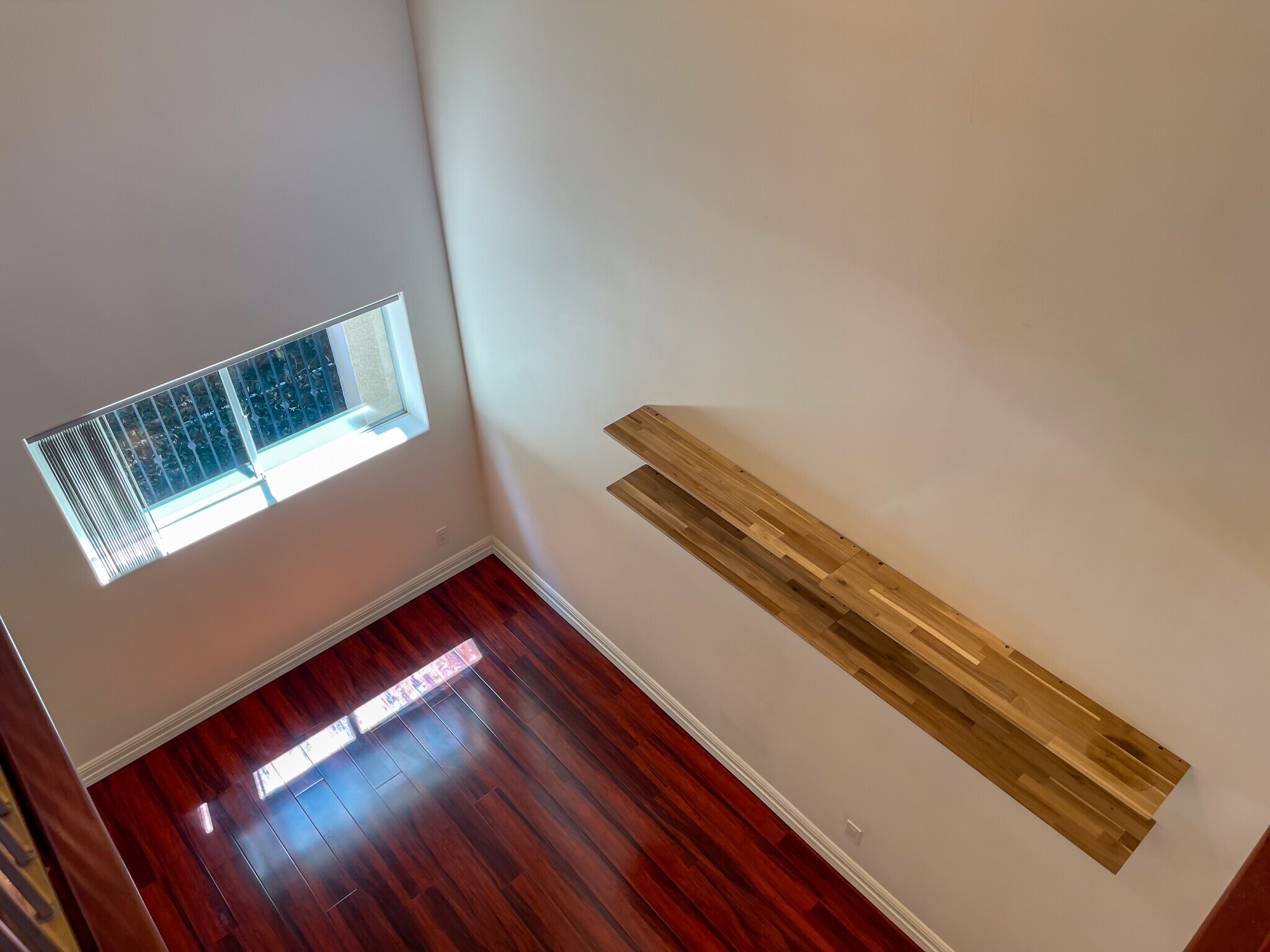 Building Photo - 2027 Beloit Ave