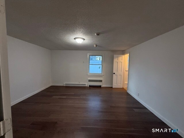 Building Photo - 615 E Main St