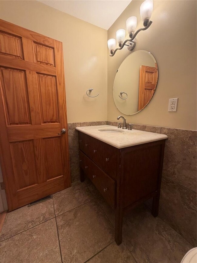 Building Photo - 2303 Barton Village Cir