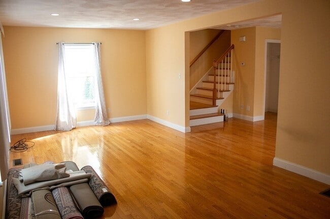 Building Photo - 4 Humphrey St