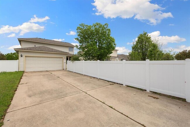 Building Photo - 1506 Wild Basin Ln