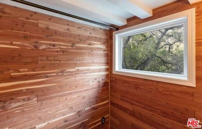 Building Photo - 638 N Topanga Canyon Blvd