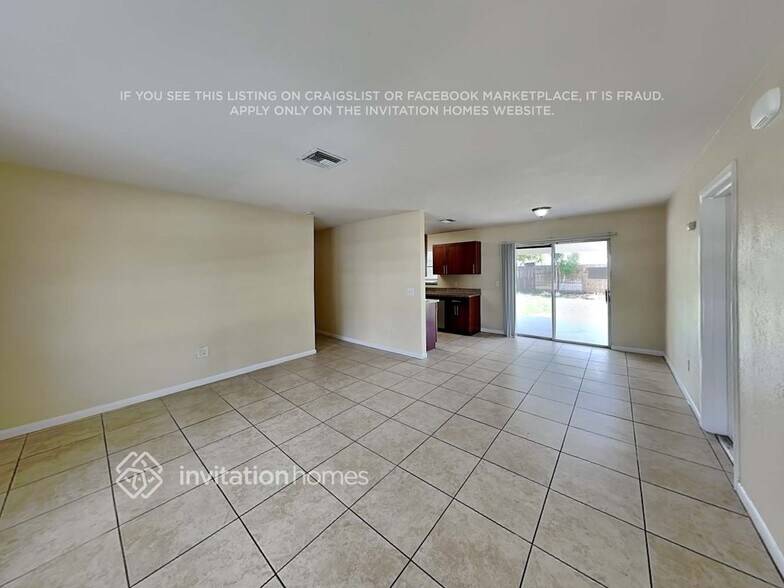 Building Photo - 364 Henthorne Dr