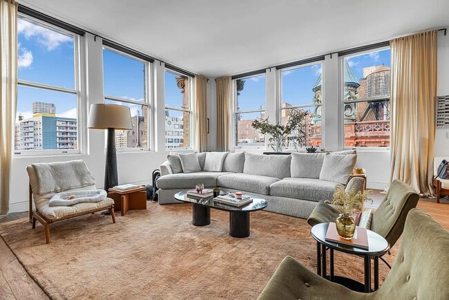 Building Photo - 640 Broadway