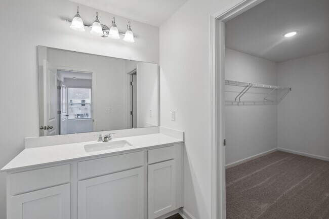 Building Photo - 3020 Fulong Dr