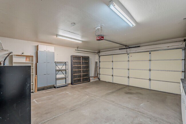 Building Photo - 4 bed, 2 bath home in Peoria