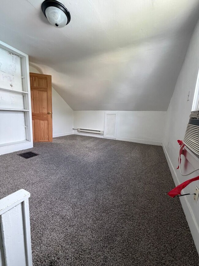 Building Photo - Quaint one bedroom Home!