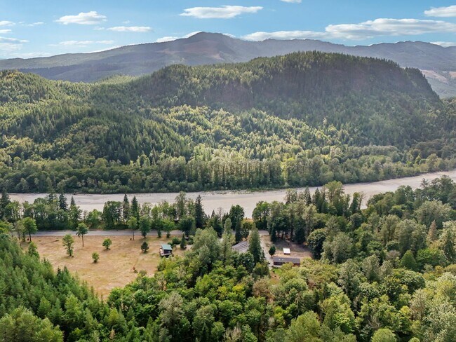 Building Photo - 14341 WA-530