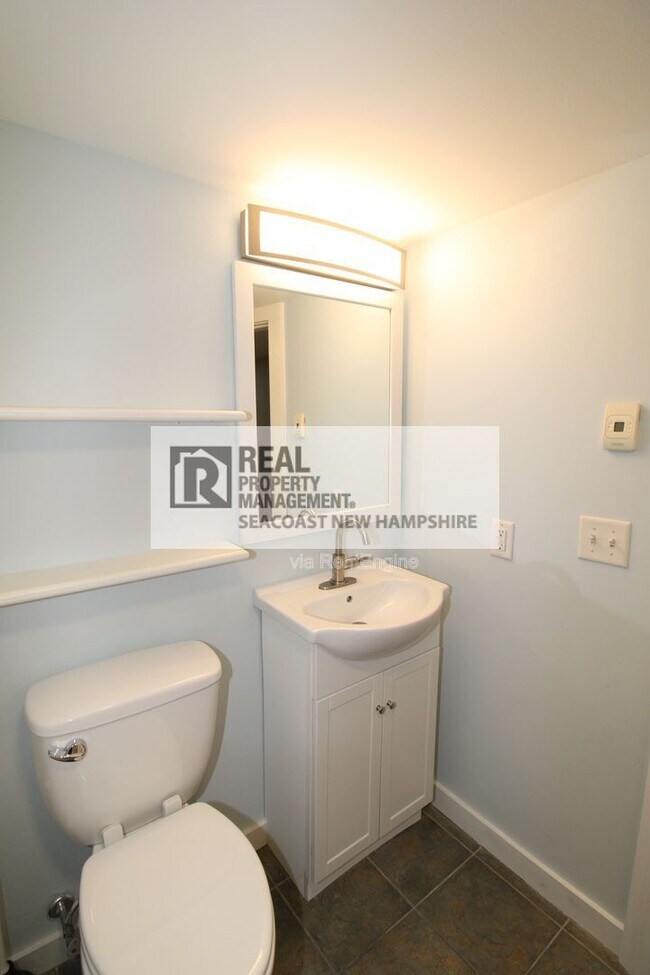 Building Photo - 182 Madbury Rd