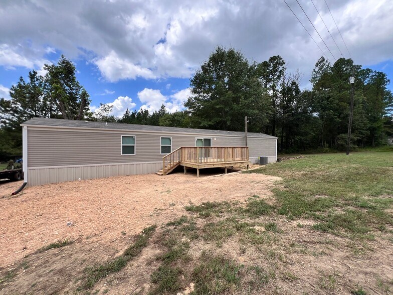 Building Photo - 1711 McKenzie Rd