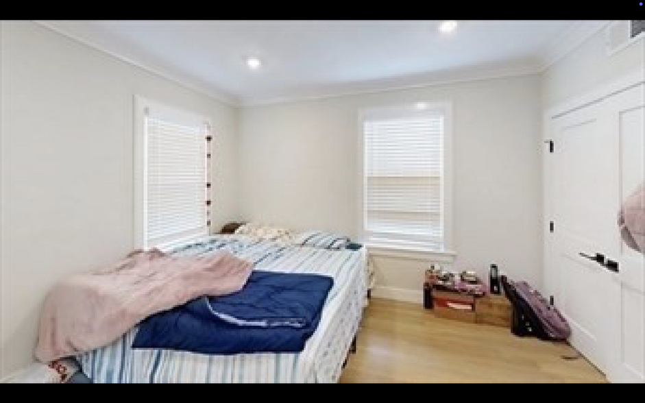 Building Photo - 9 Rossmore Rd