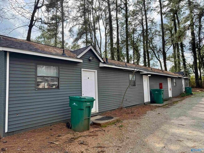 Building Photo - 3702 Penny St SW