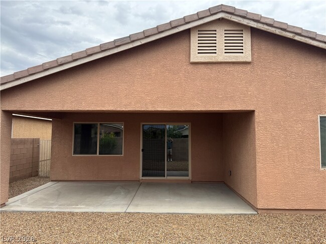 Building Photo - 8231 Buffalo Ranch Ave