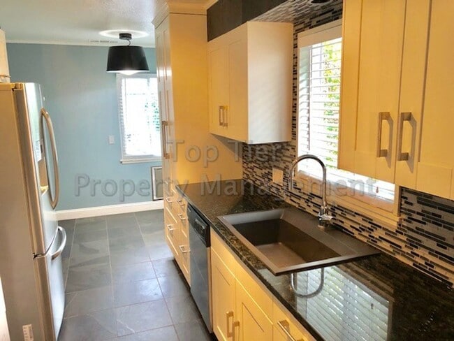 Building Photo - Spectacular 3 Bed, 1 Bath, 1,087 sqft House in Pleasant Hill available now for lease!