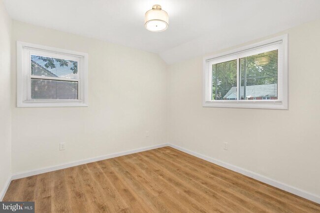 Building Photo - 12608 Farnell Dr