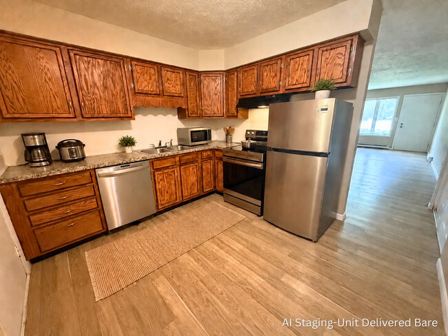 Building Photo - Cedarwood Apartments- 2 Bedroom 2 Bathroom