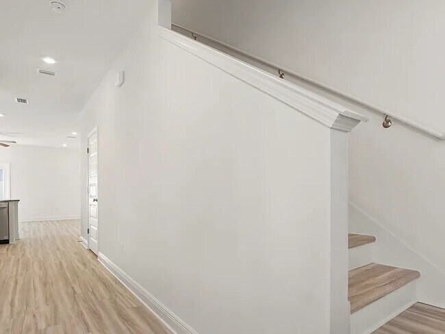 Building Photo - 56 Mamba Ln