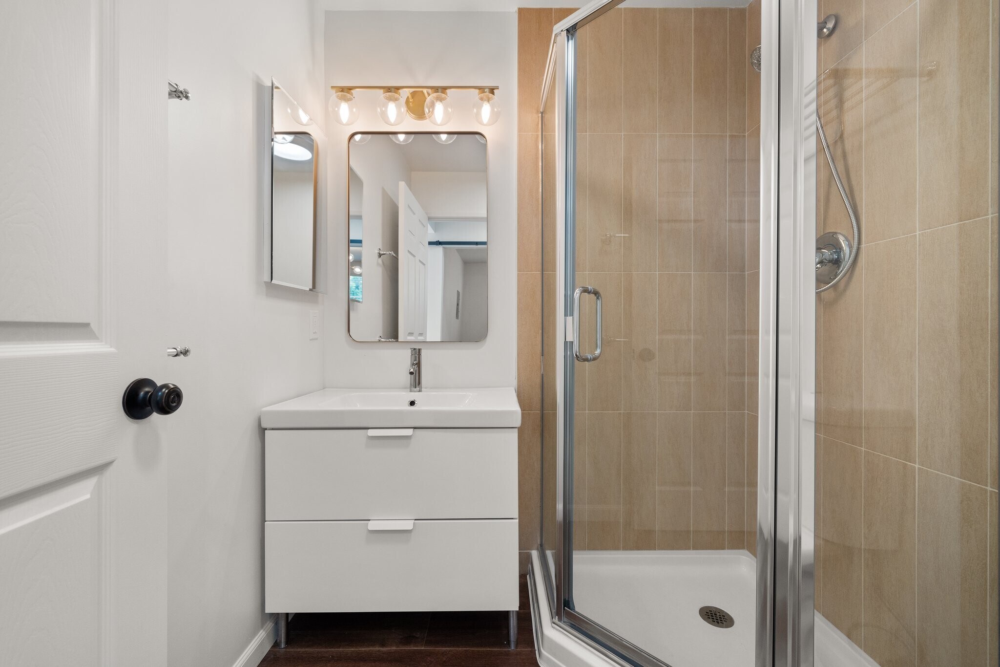 Building Photo - 5136 Hillcrest Dr