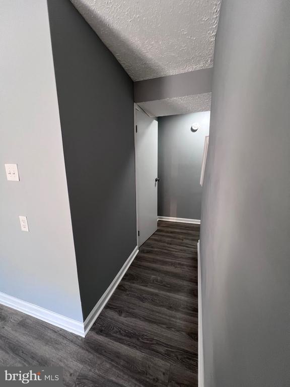 Building Photo - 307 Brethour Ct