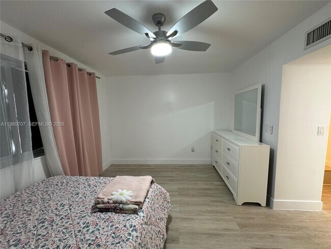 Building Photo - 10900 SW 104th St