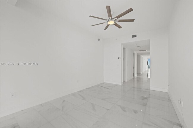 Building Photo - 700 NE 26th Terrace