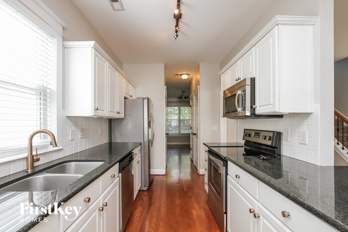 Building Photo - 8111 Townley Rd