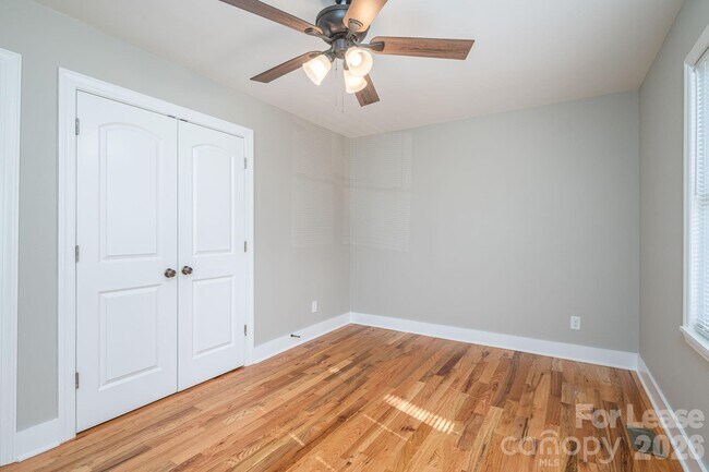 Building Photo - 412 Forest Dr