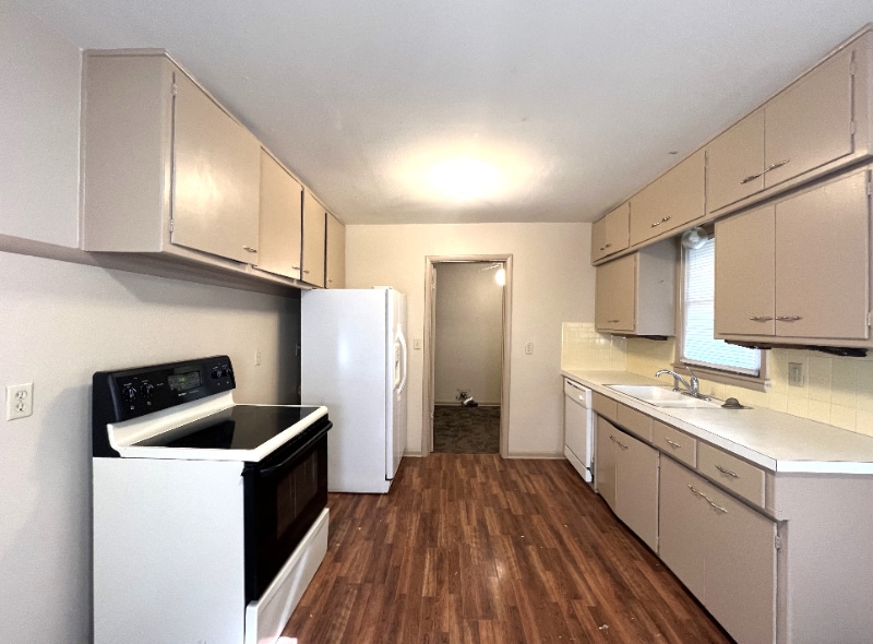 Building Photo - 631 Alexander Dr