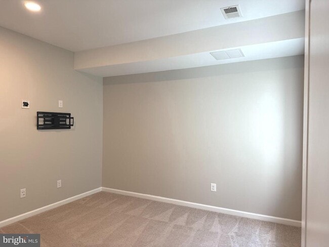 Building Photo - 139 Streamview Dr