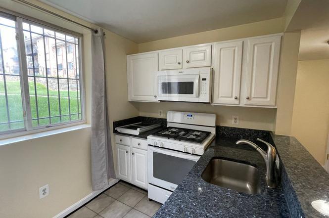 Building Photo - 4208 Benning Rd NE