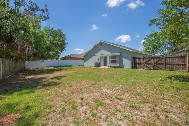 Building Photo - 4550 Roundview Ct