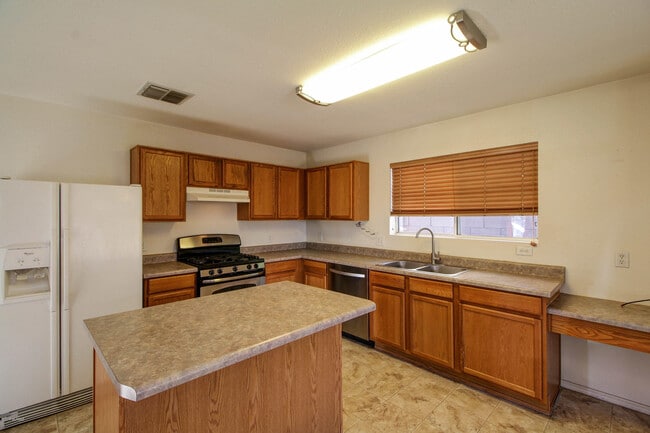Building Photo - 6222 S Sun View Way
