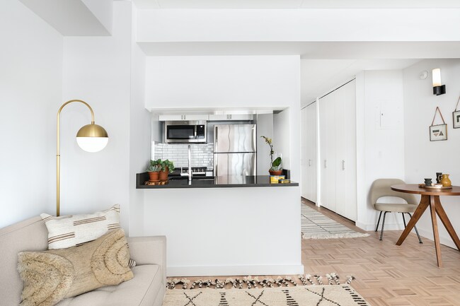 Interior Photo - 200 East 87th Street