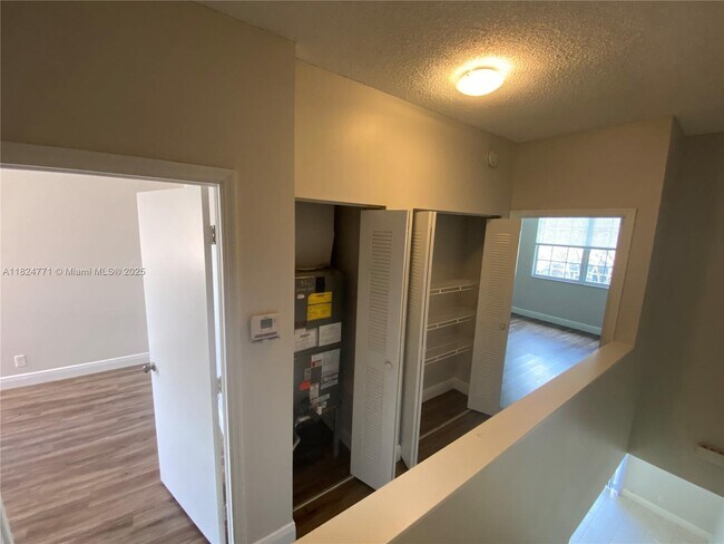 Building Photo - 1575 Veracruz Ln