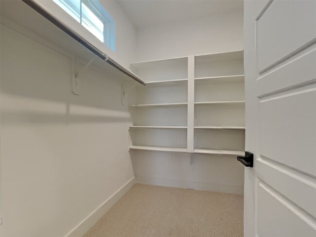 Building Photo - 2056 Johanna Dr