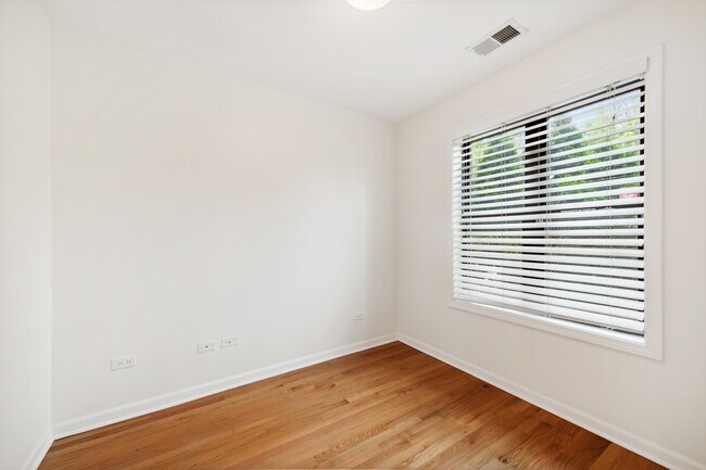 Building Photo - 1816 N Spaulding Ave