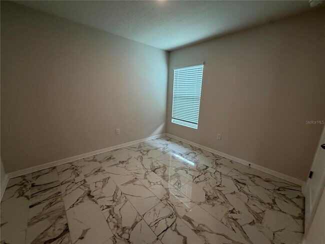 Building Photo - 5831 Silver Moonlight Dr