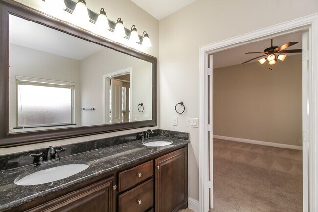 Building Photo - 1017 Snowbird Dr