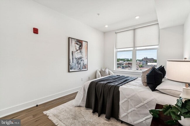 Building Photo - 139 W Chelten Ave